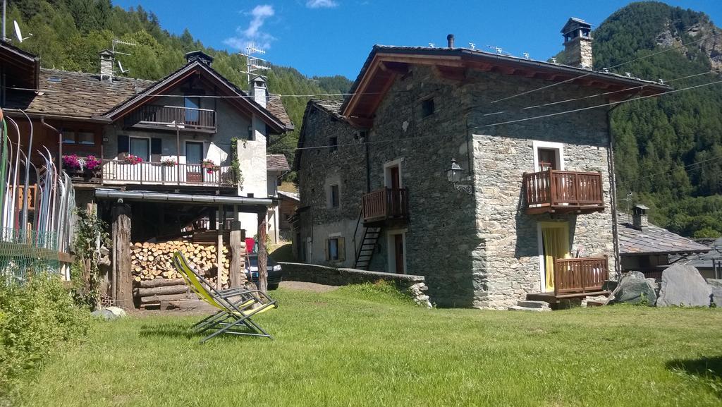 Maison Leveque Brusson Extérieur photo