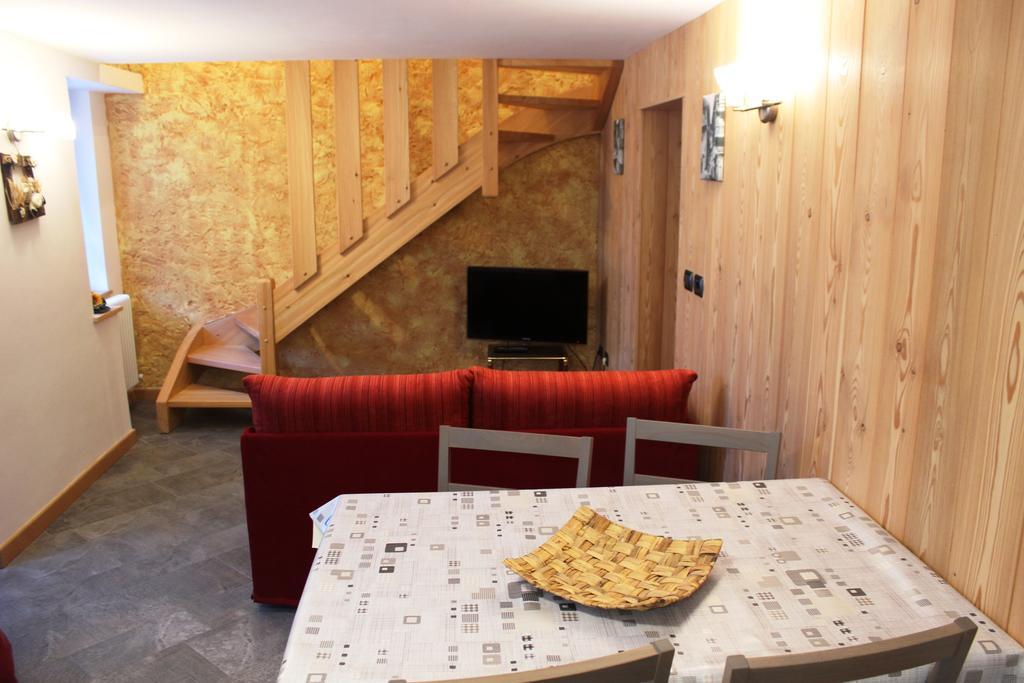 Maison Leveque Brusson Extérieur photo